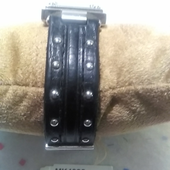 MICHAEL KORS MK 4085 ASTOR Black LEATHER WATCH IN A BOX - Picture 3 of 6